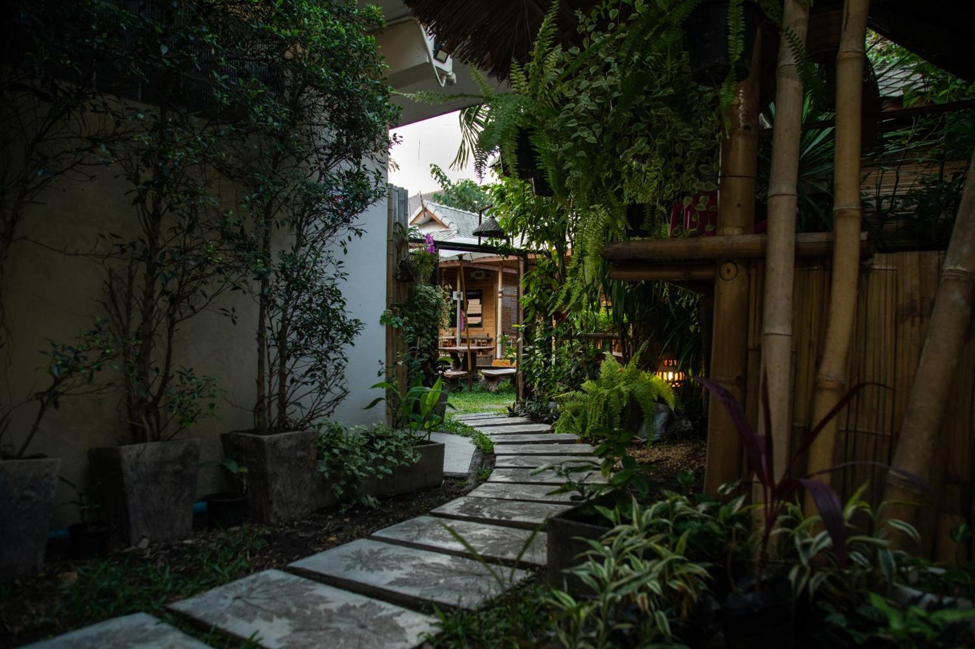 Boutique Hotel & Restaurant, Jaidee Bamboo Huts Chiang Mai Exterior photo