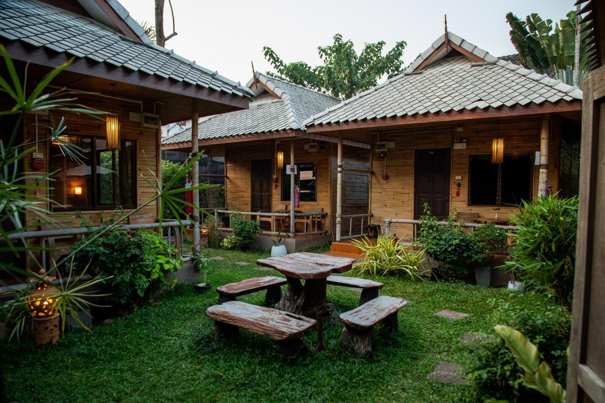Boutique Hotel & Restaurant, Jaidee Bamboo Huts Chiang Mai Exterior photo