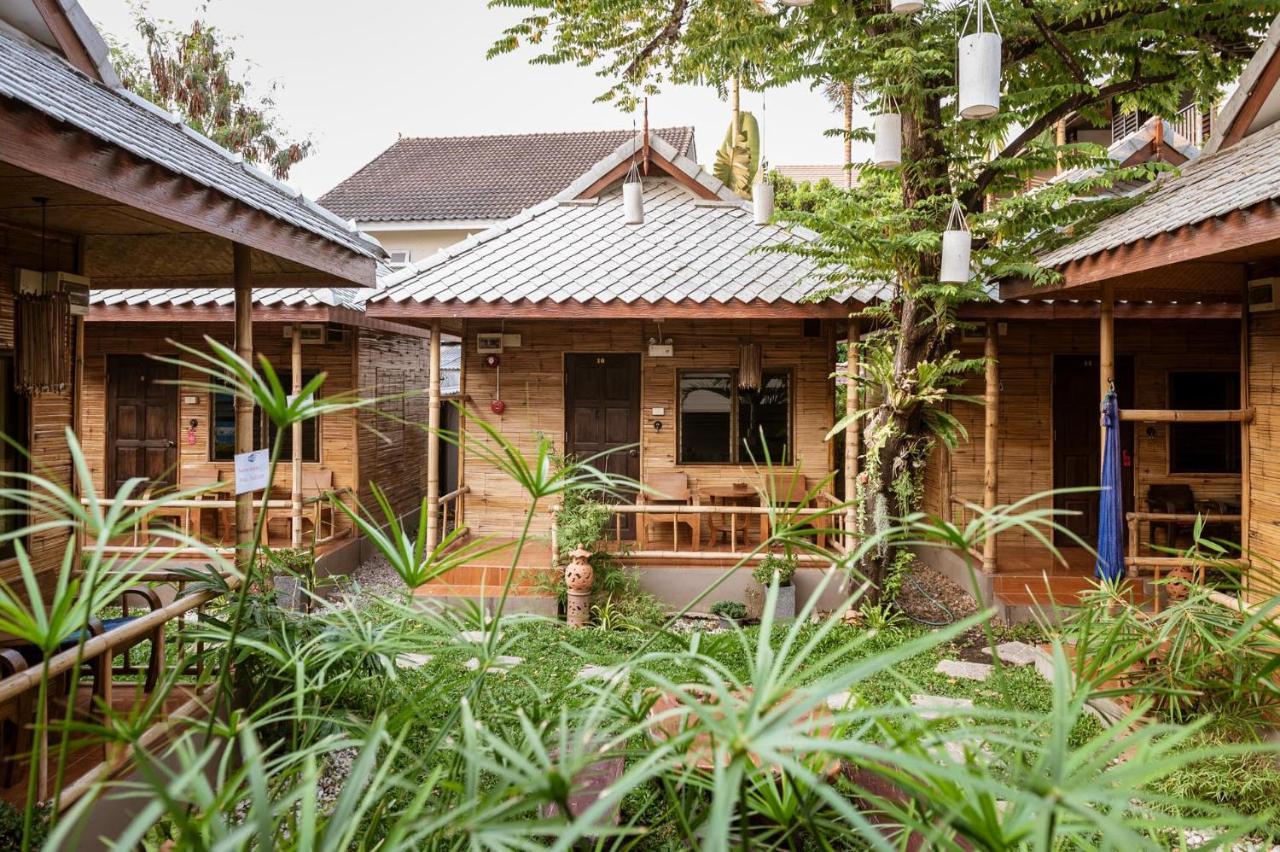 Boutique Hotel & Restaurant, Jaidee Bamboo Huts Chiang Mai Exterior photo